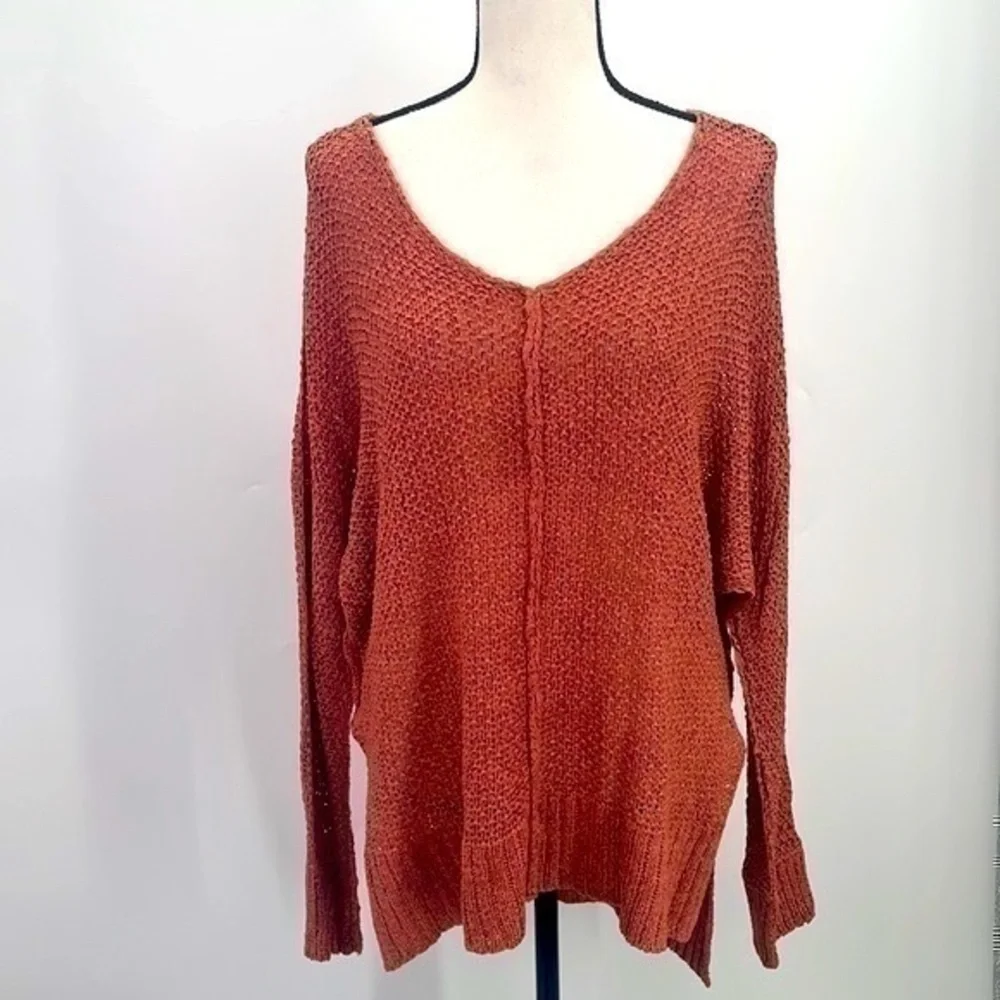 UEC Pink Lily orange lightweight v-neck sweater small perfect for summer